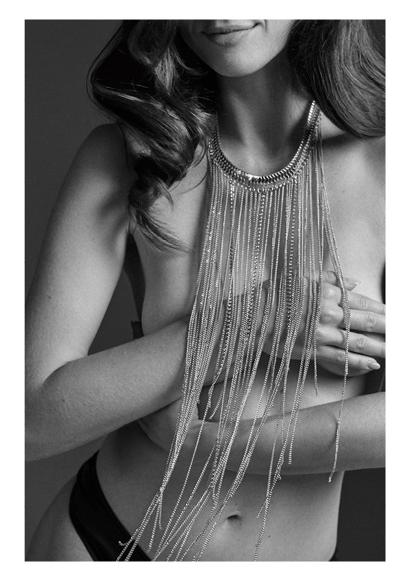 Escora Graceful long silver necklace