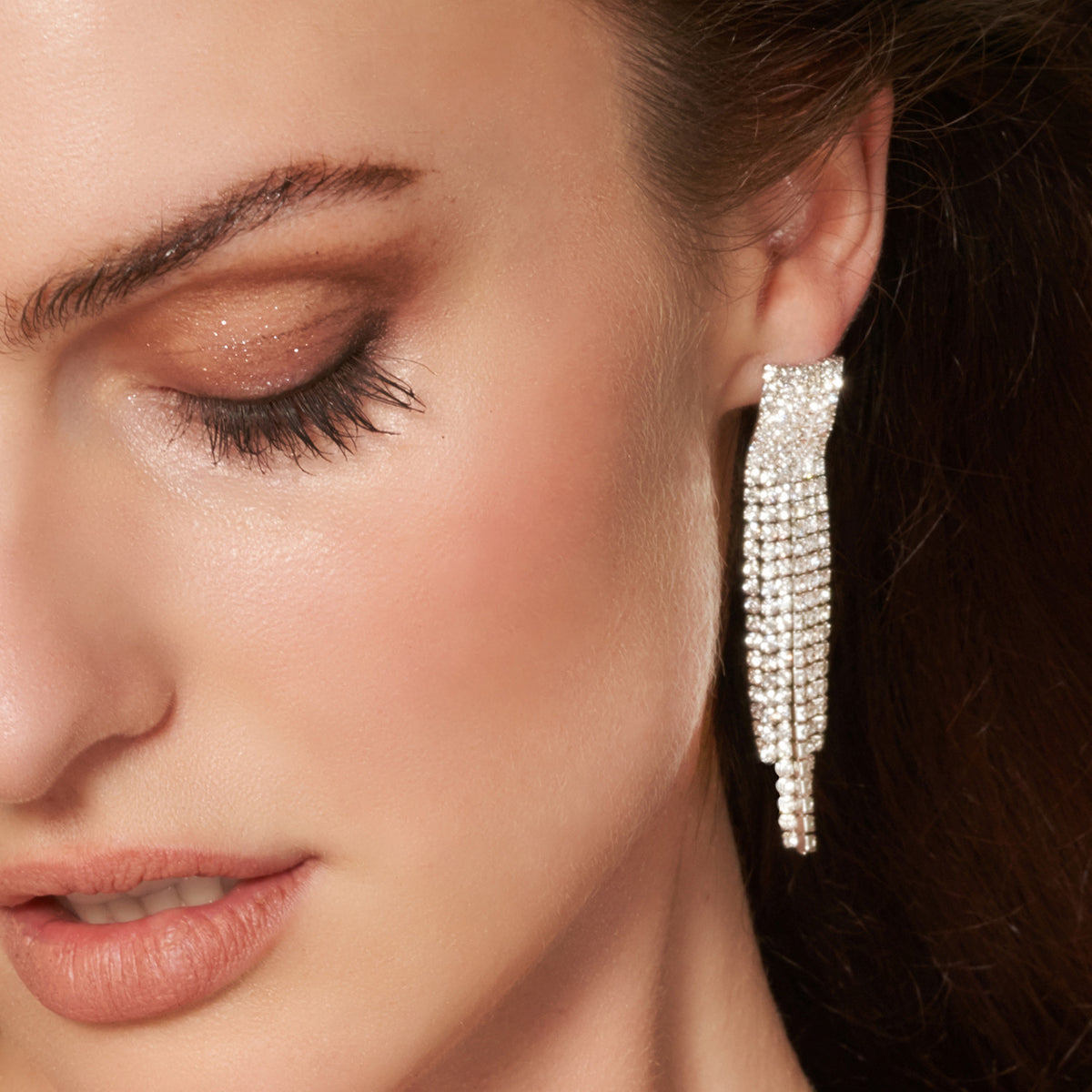 Escora fantastically beautiful sparkling silver earrings