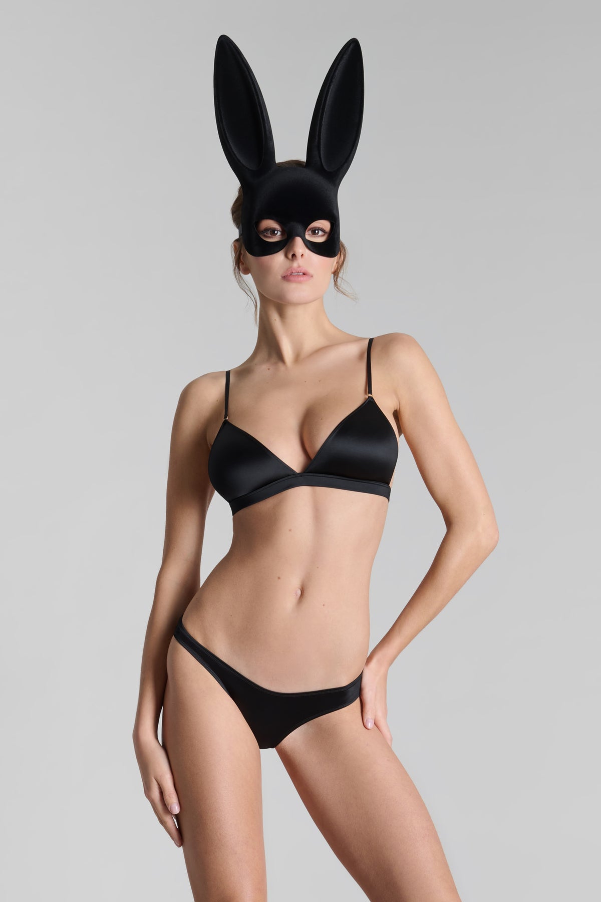 Scandale Les Fétiches - velvet bunny mask